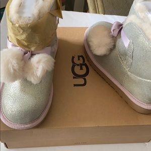 UGG Gita booties